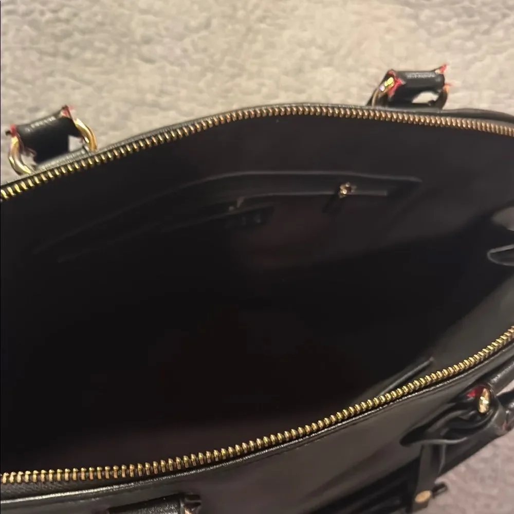 Express Elegant Black Leather Handbag